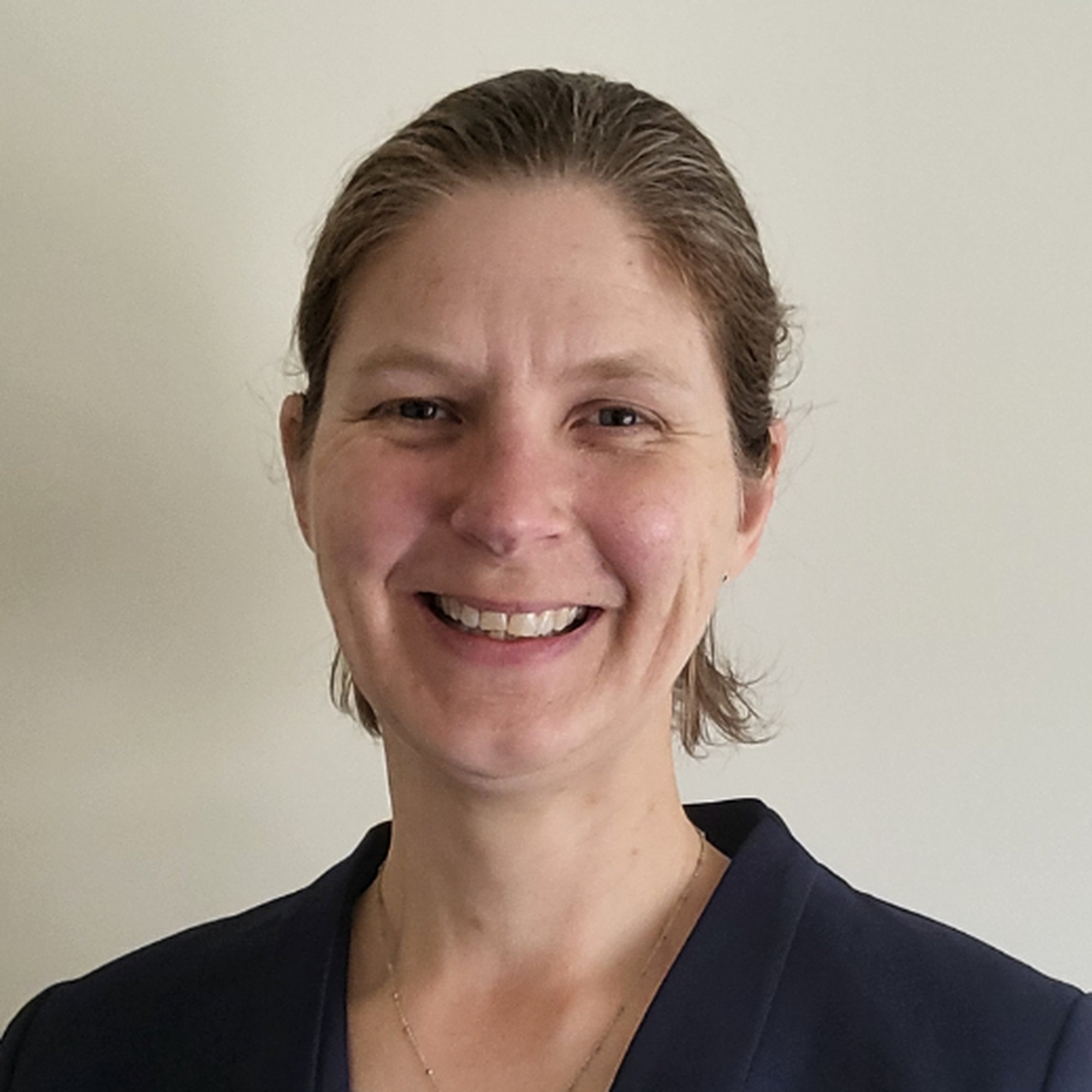 Yvette_Headshot_280x280mm_300dpi_top_safe